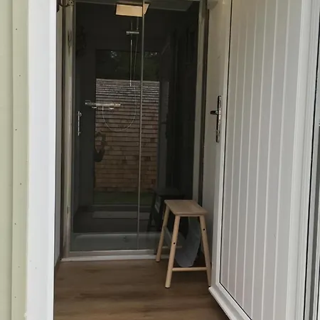 Alder Pod, Clay Bank Huts Kamp alanı