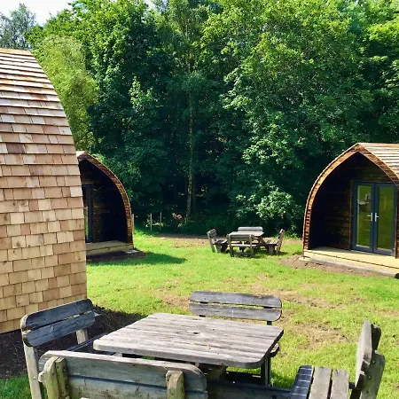 Alder Pod, Clay Bank Huts Kamp alanı *